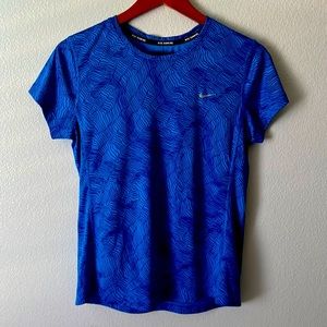 Women’s Medium Nike dry fit workout shirt
